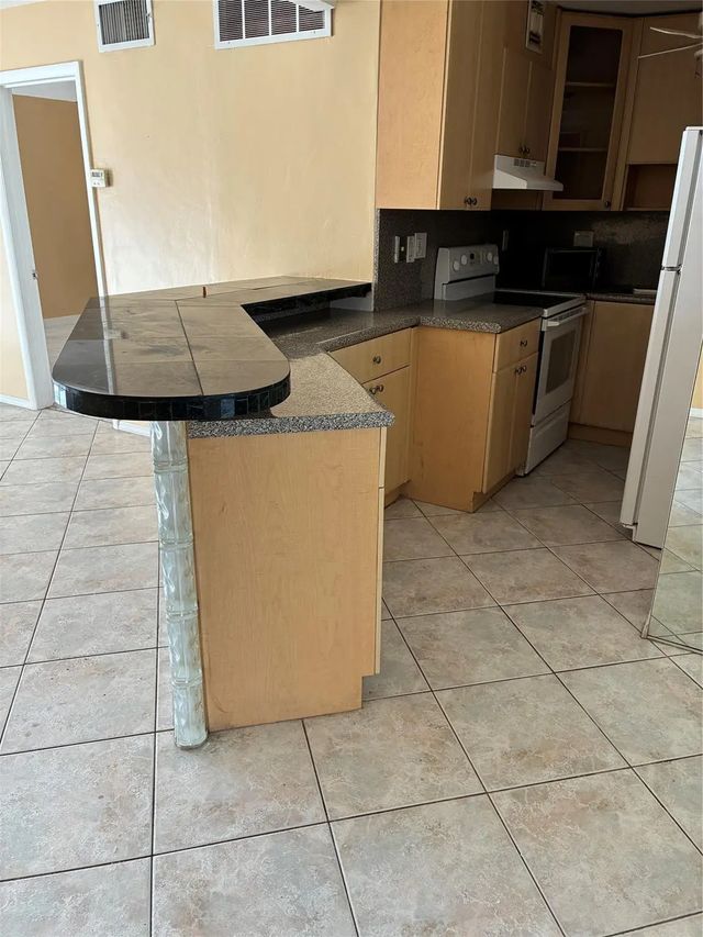 3 of 10 - 3040 Ne 16th Avenue #a210, Oakland Park, FL