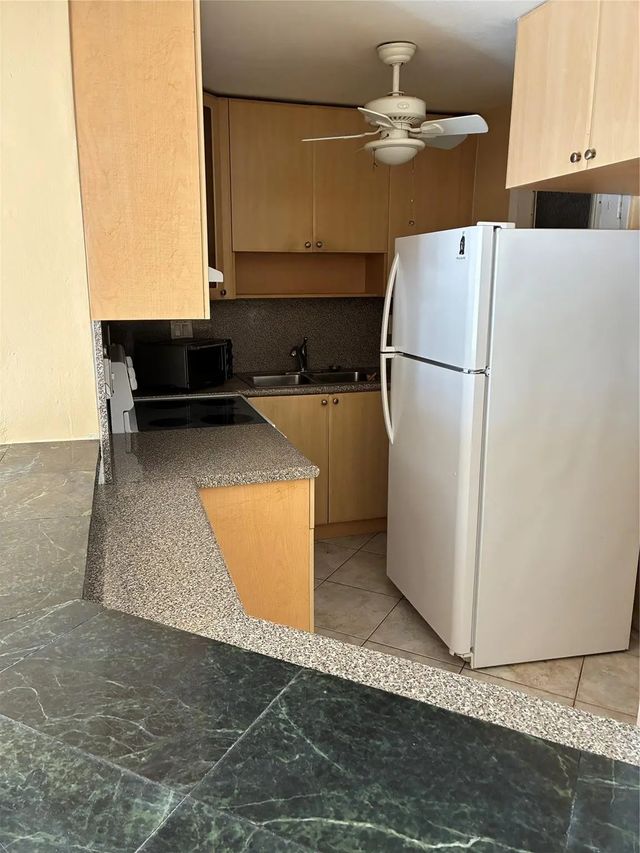 4 of 10 - 3040 Ne 16th Avenue #a210, Oakland Park, FL