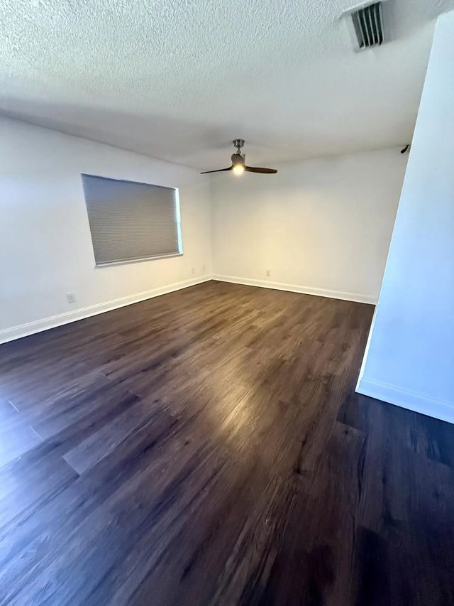 4 of 23 - 6030 Indrio Road #5, Fort Pierce, FL