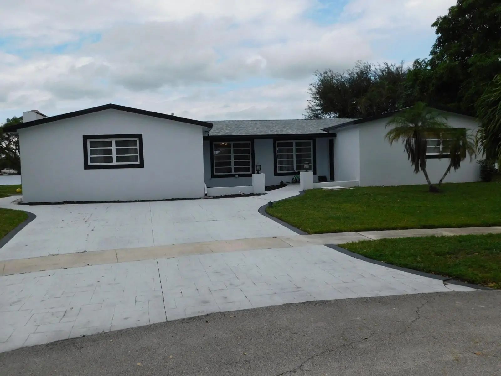 8671 Nw 19th Street, Pembroke Pines