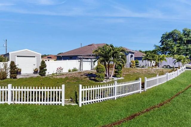3 of 37 - 2398 Se Rich Street, Port St. Lucie, FL