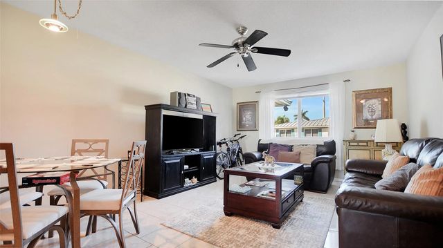 2 of 18 - 6263 Ne 19th Avenue #923, Fort Lauderdale, FL