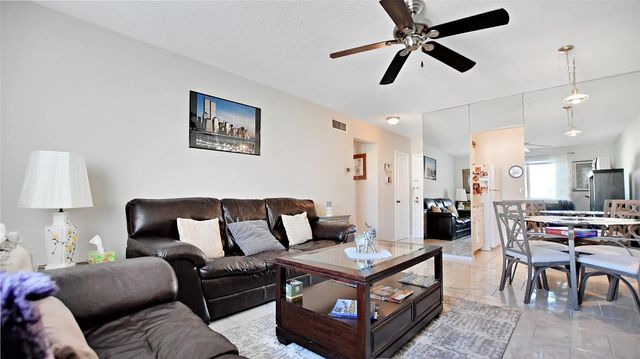 3 of 18 - 6263 Ne 19th Avenue #923, Fort Lauderdale, FL