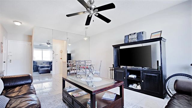 5 of 18 - 6263 Ne 19th Avenue #923, Fort Lauderdale, FL