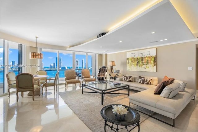 2600 Island Boulevard #1605, Aventura