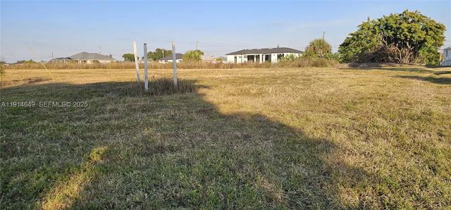 1427 Ne 20 Th, Cape Coral