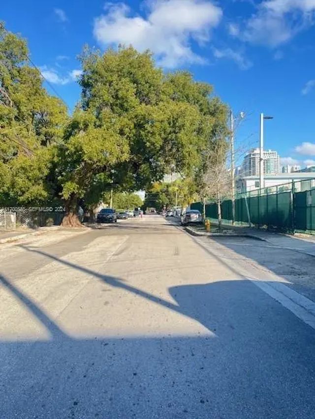 3 of 36 - 161 Nw 35th Street, Miami, FL