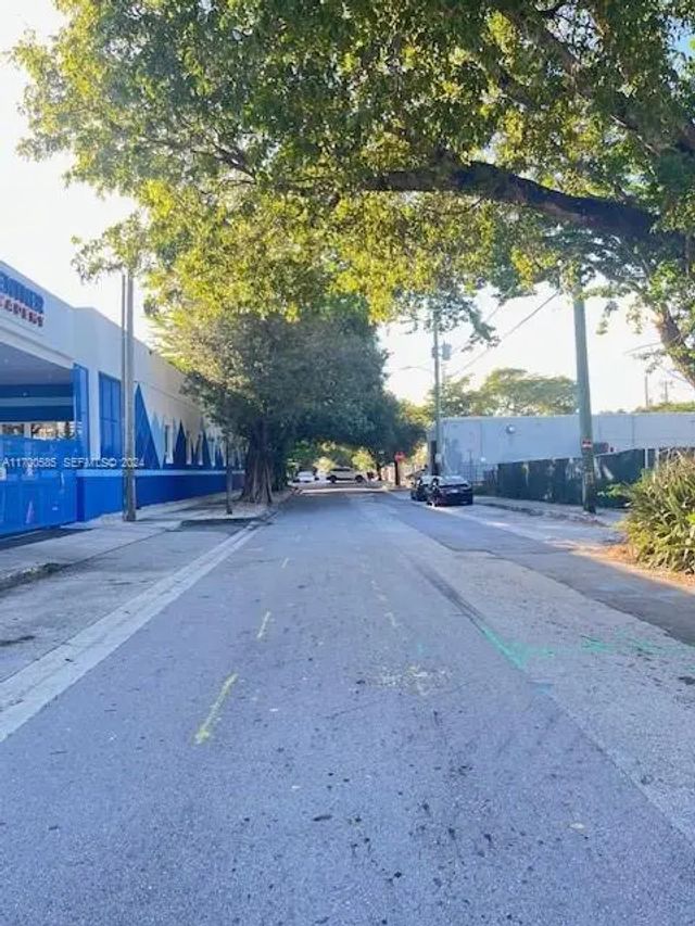 4 of 36 - 161 Nw 35th Street, Miami, FL