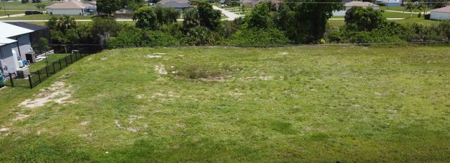 4 of 5 - 2218 Nw 4th Street, Cape Coral, FL