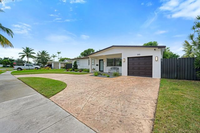 2 of 35 - 300 Sw 65th Way, Pembroke Pines, FL