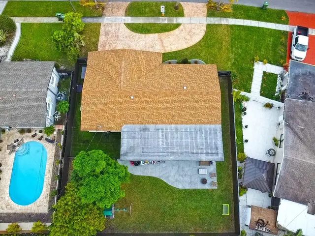 4 of 35 - 300 Sw 65th Way, Pembroke Pines, FL
