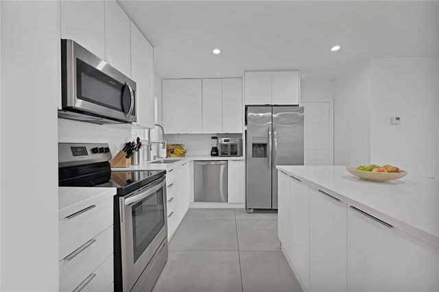 5 of 35 - 300 Sw 65th Way, Pembroke Pines, FL