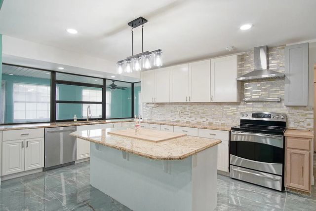 3 of 35 - 1149 Se Menores Avenue, Port St. Lucie, FL