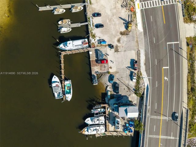 2 of 37 - 18850 San Carlos Boulevard, , FL