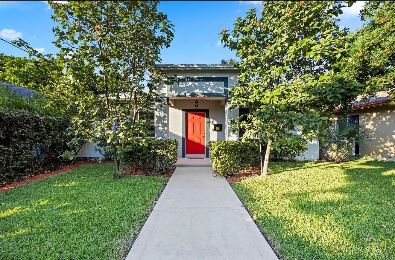 325 Ne 34th Street, Oakland Park