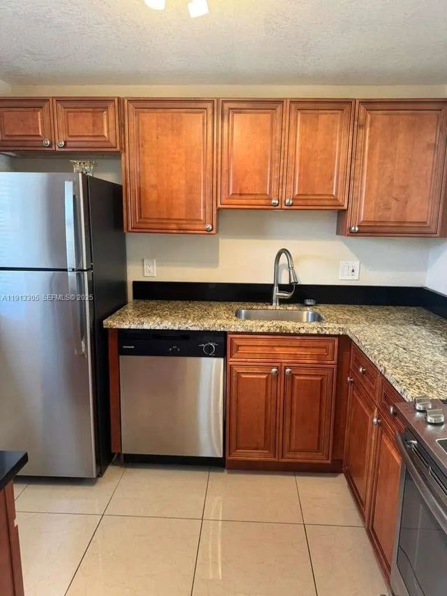 3 of 18 - 3001 Nw 46th Avenue #207, Lauderdale Lakes, FL