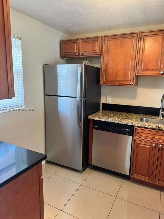 4 of 18 - 3001 Nw 46th Avenue #207, Lauderdale Lakes, FL