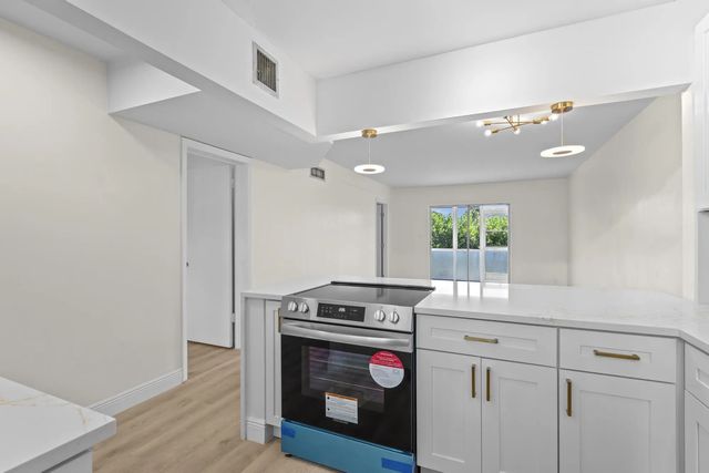 5 of 33 - 2647 Garden Drive #101, Lake Worth, FL