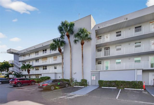 115 Royal Park Drive #2c, Oakland Park