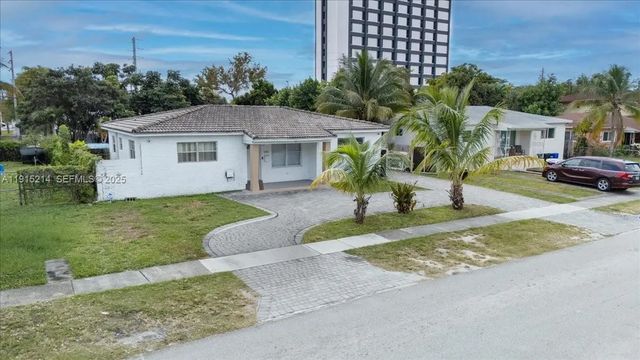 5 of 74 - 640 Ne 168th Street, North Miami Beach, FL