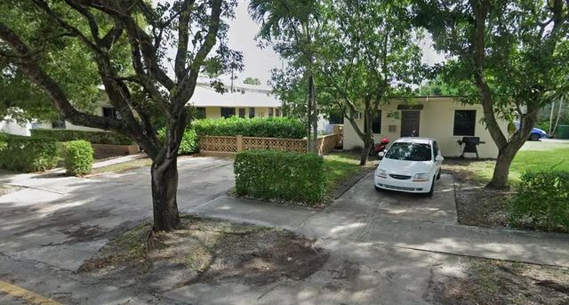 803 Ne 8th Street, Hallandale Beach