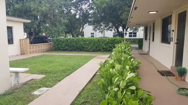 3 of 39 - 803 Ne 8th Street, Hallandale Beach, FL
