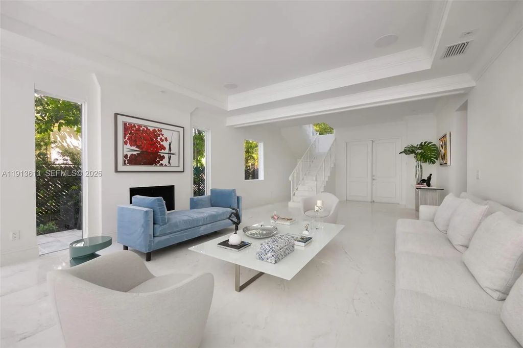 2760 Brickell Court #2760, Miami
