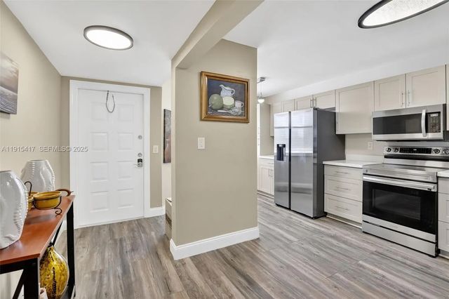 2521 Nw 104th Avenue #203, Sunrise