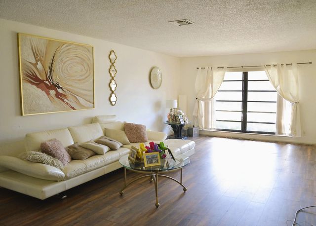 2 of 25 - 10054 Eaglewood Road #b, Boynton Beach, FL