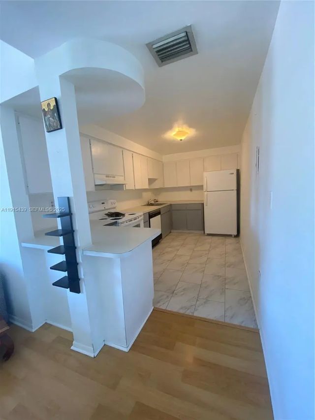 3 of 8 - 1051 Meridian Avenue #1m, Miami Beach, FL
