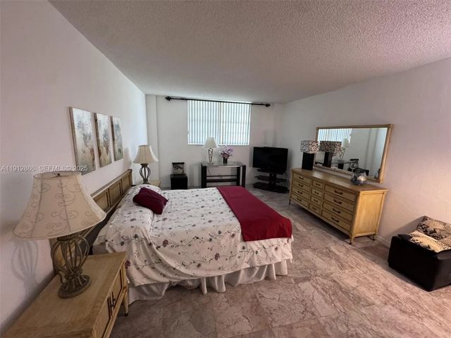 4 of 19 - 19390 Collins Avenue #1608, Sunny Isles Beach, FL