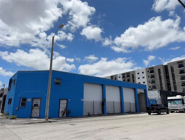 750 Nw 24th Street, Miami
