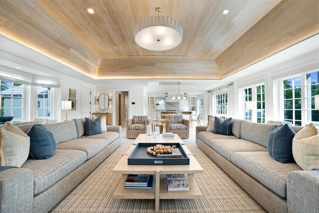 284 Monterey Road, Palm Beach