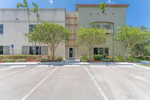 6850 Lyons Technology Circle, Coconut Creek