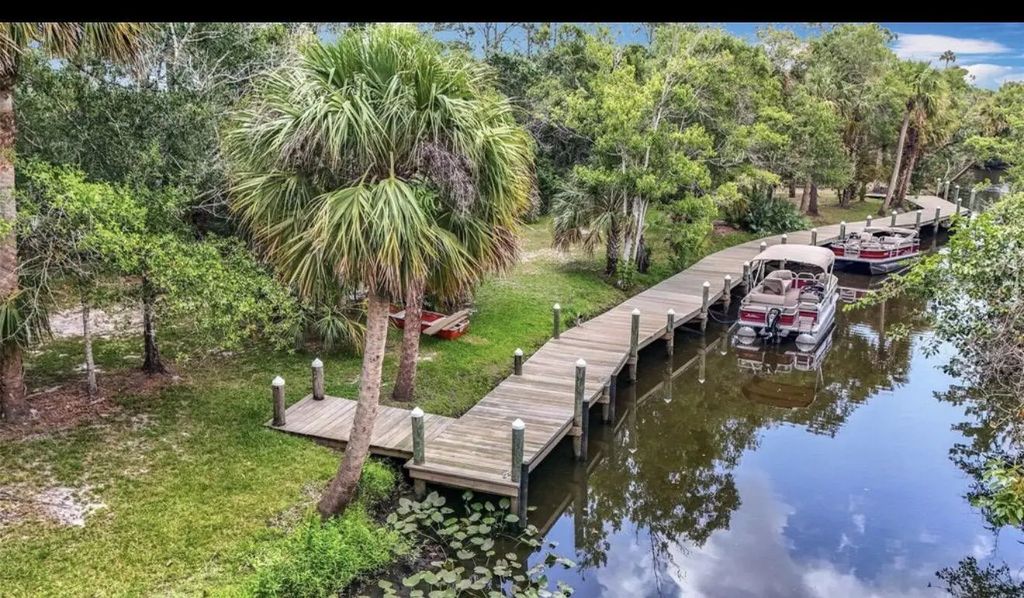 104 Ne Charleston Oaks Drive, Port St. Lucie