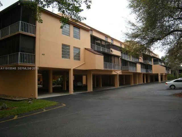 400 Commodore Drive #108, Plantation