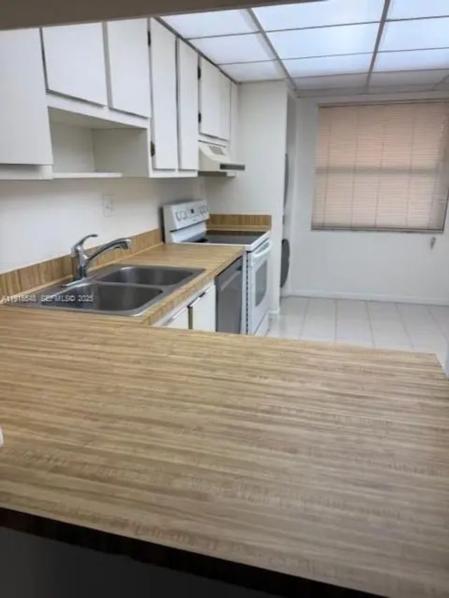 5 of 17 - 400 Commodore Drive #108, Plantation, FL