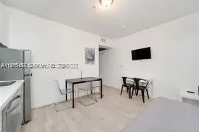 4 of 13 - 820 15th Street #104, Miami Beach, FL