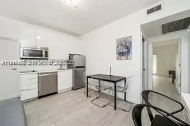 5 of 13 - 820 15th Street #104, Miami Beach, FL