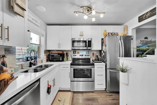 5 of 32 - 9281 Sunrise Lakes Boulevard #212, Sunrise, FL