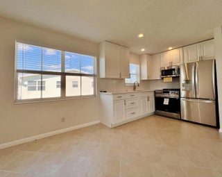 Photo of Listing #R11141645