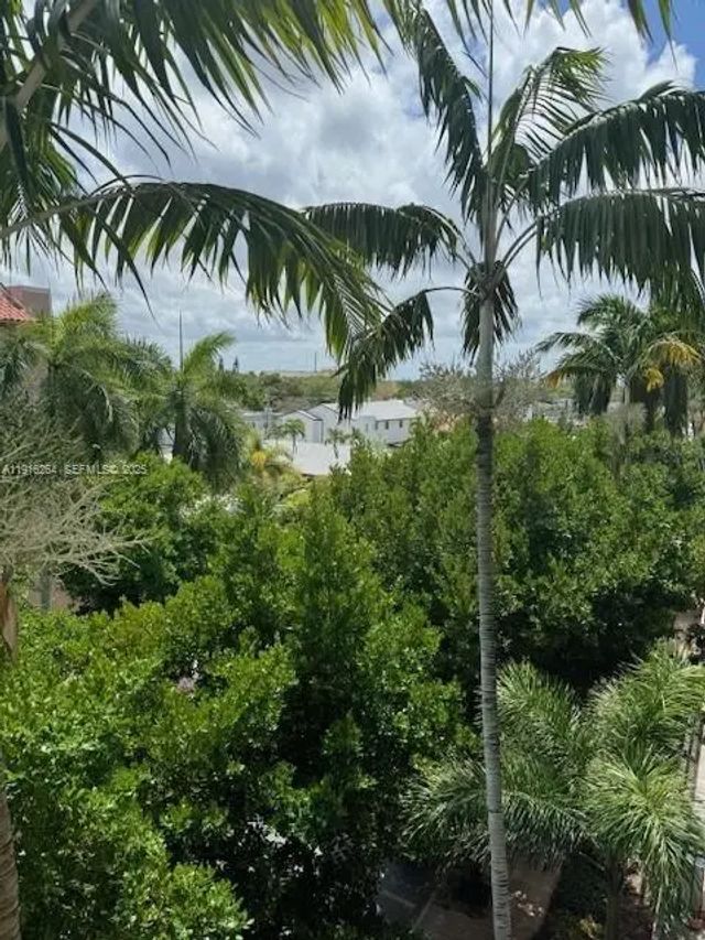 3 of 40 - 1919 Van Buren Street #516a, Hollywood, FL