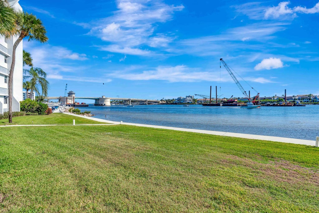 1542 Jupiter Cove Drive #104, Jupiter