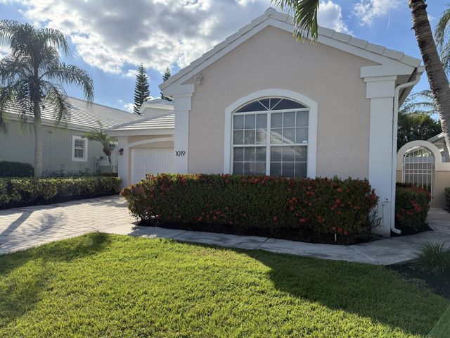2 of 32 - 1019 Lytham Court, West Palm Beach, FL