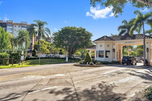 1300 Saint Charles Place #l12, Pembroke Pines