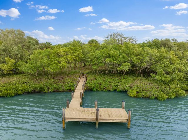 4 of 10 - 2545 Riverview Court, Vero Beach, FL