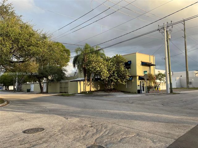 2 of 4 - 2299 Nw 25th Avenue, Miami, FL