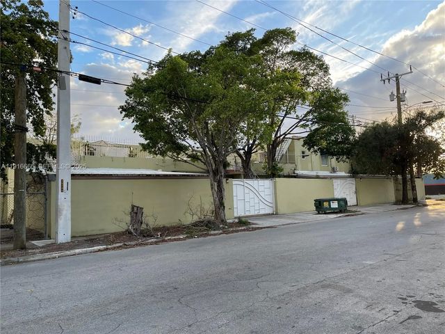 3 of 4 - 2299 Nw 25th Avenue, Miami, FL