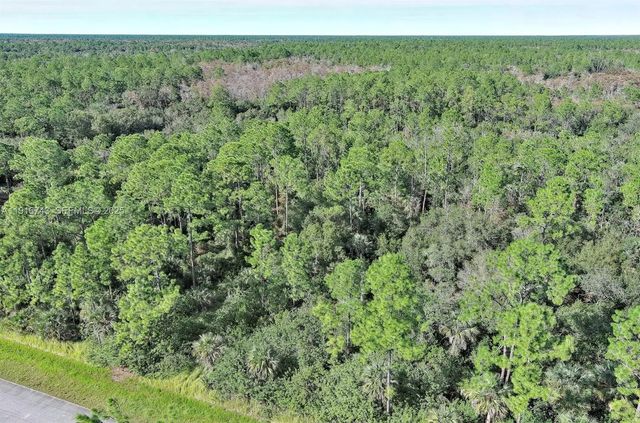 4 of 17 - 4669 32nd Avenue Se, Naples, FL