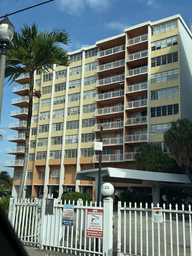 2025 Ne 164th Street #605, North Miami Beach